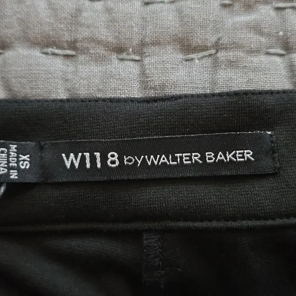 WII8 by Walter Baker Sheena Leggings - Picture 7 of 17